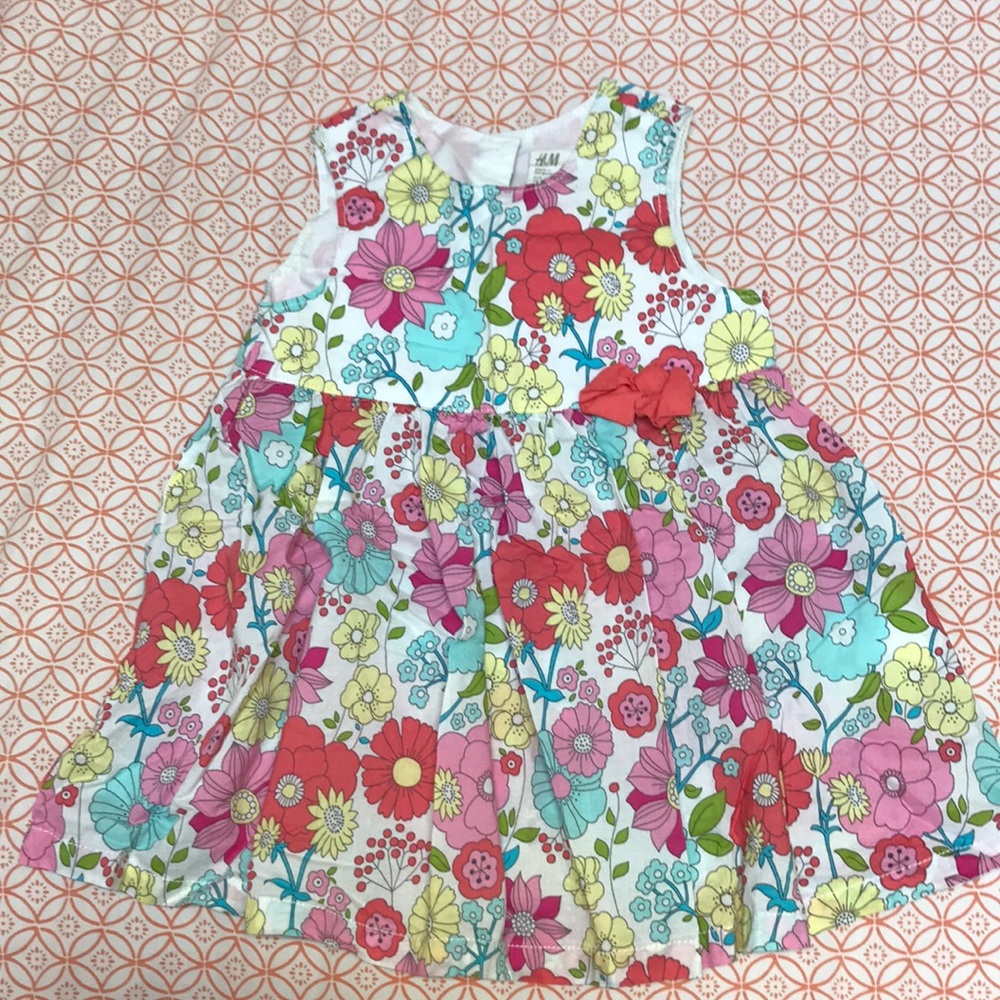 H&M floral dress with flower buttons